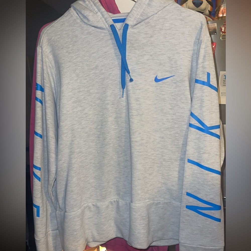 Grey and blue nike hood.